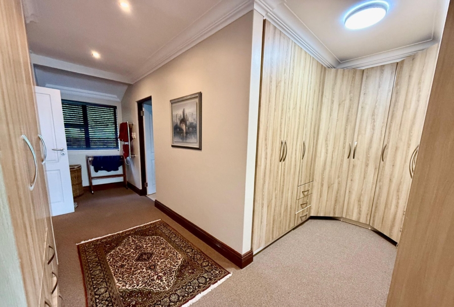 4 Bedroom Property for Sale in Constantia Kloof Western Cape